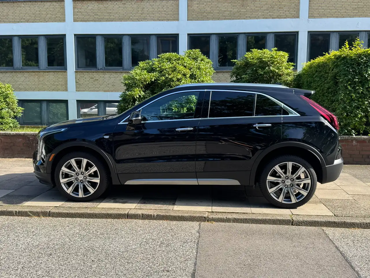 XT4XT4 350T AWD Premium Luxury