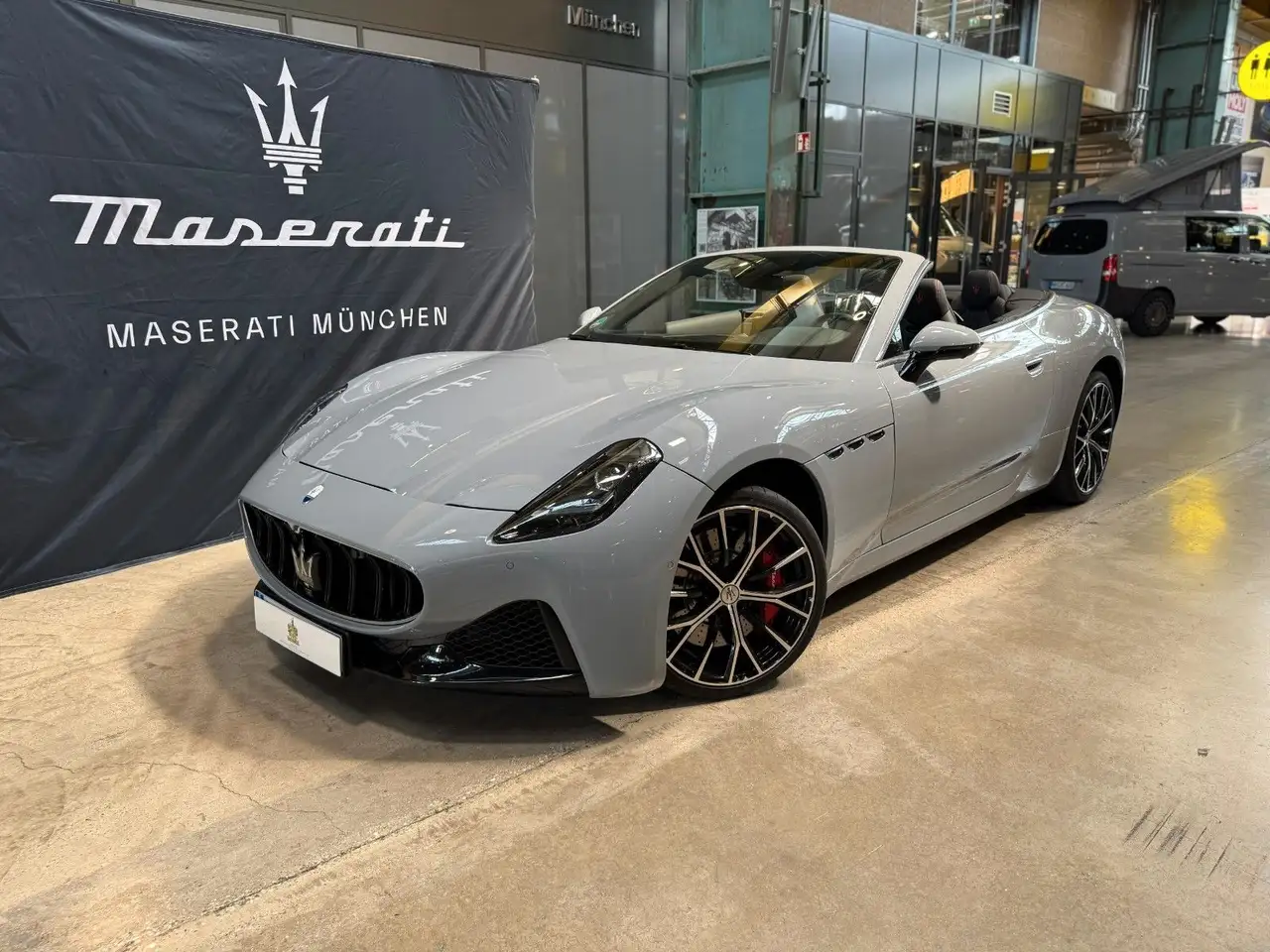 GranCabrio3.0 V6 361kW AWD/ Maserati München
