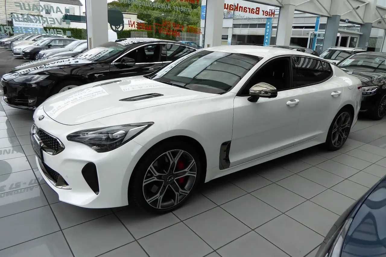 StingerGT 4WD erst 66.600 KM! Head-Up