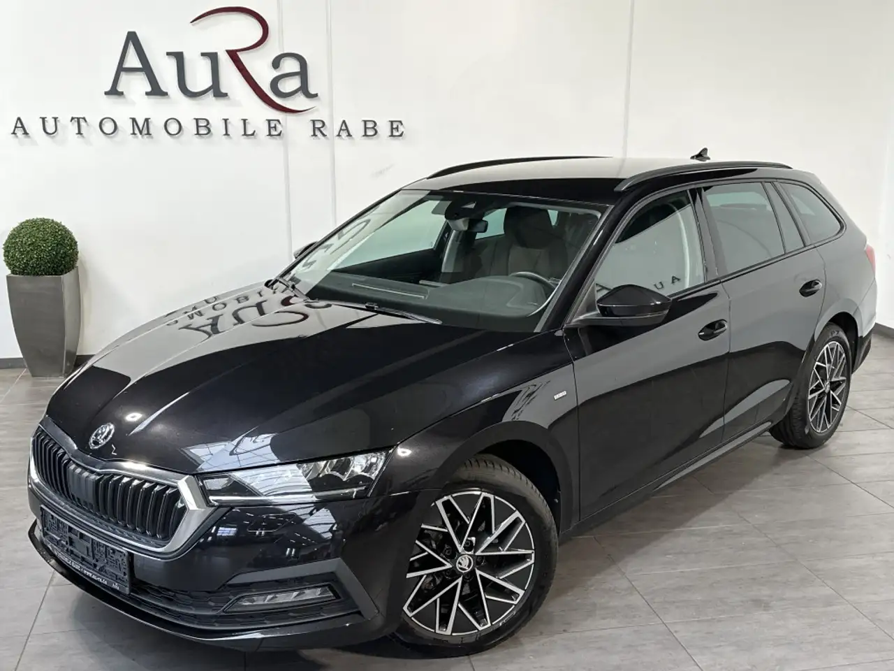 OctaviaCombi 2.0 TDI DSG Clever NAV+LED+ACC+KAM