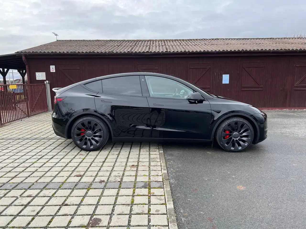 Model YPERFORMANCE - schw./schw. - 1 Hd. - Super Zustand!