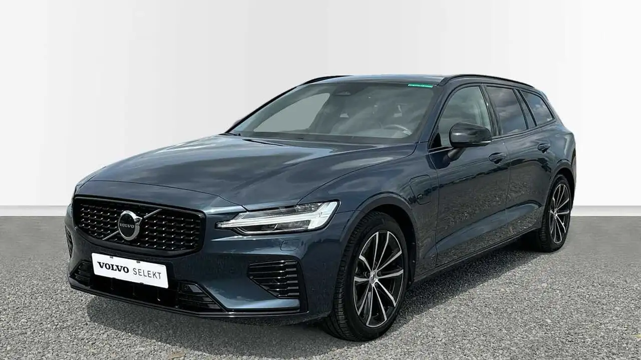 V60Plus Dark | T6 AWD PHEV