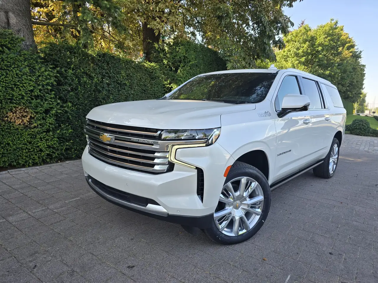 Suburban6.2 V8 € 76.500,- excl btw