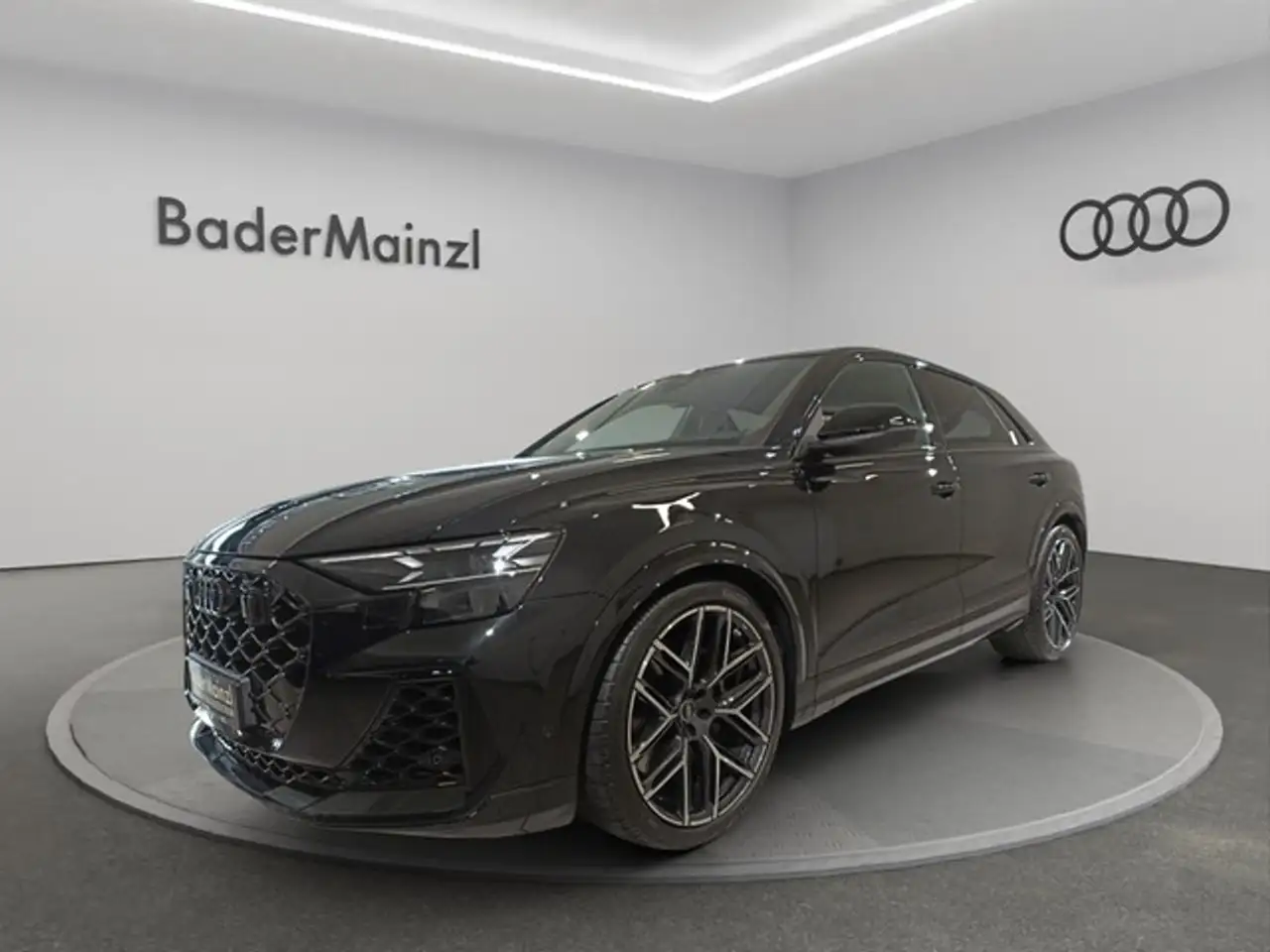 RS Q84.0 TFSI V8 quattro