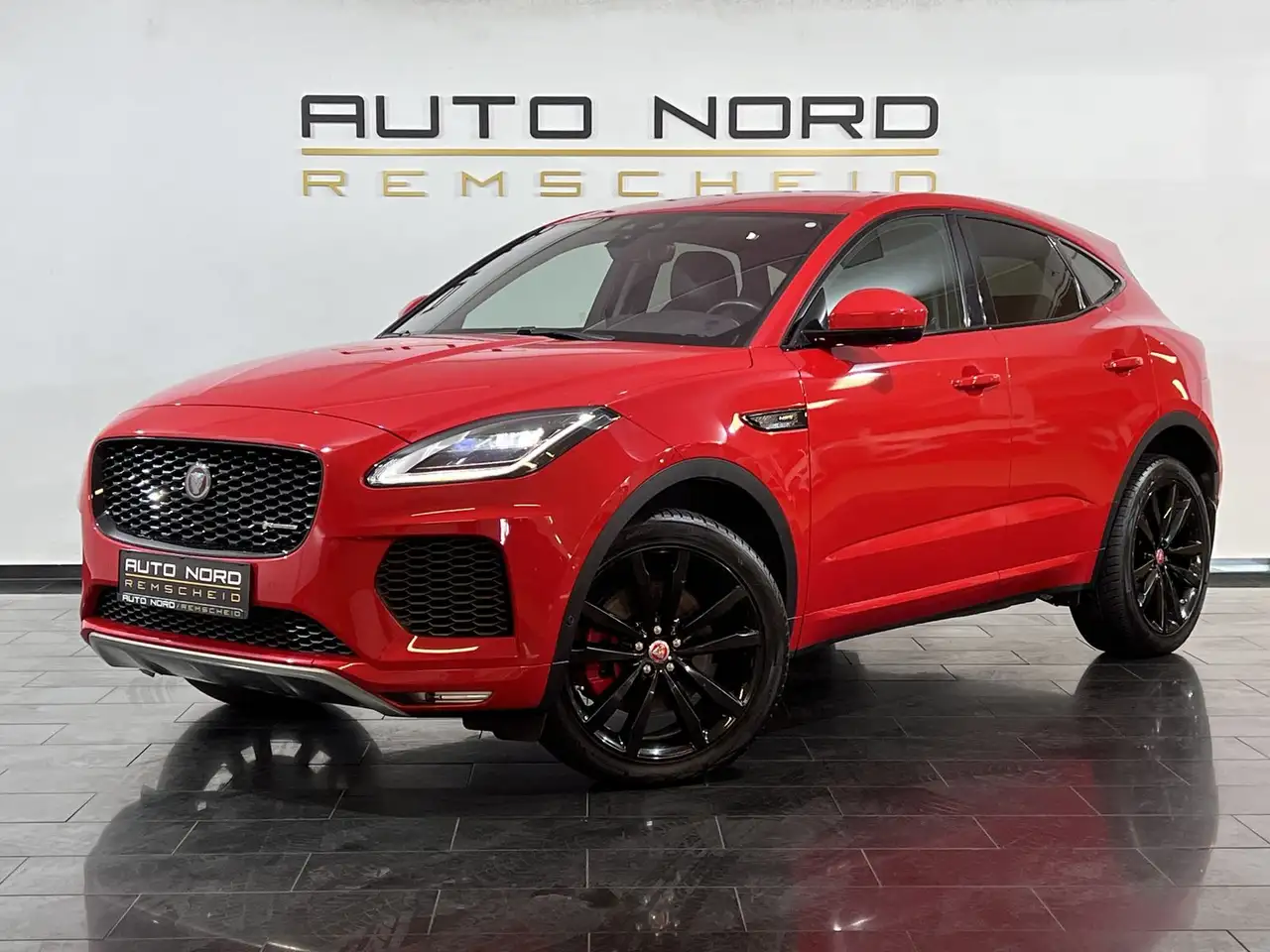 E-PaceE-PACE P300 R-Dynamic HSE AWD*Matrix*DAB+*