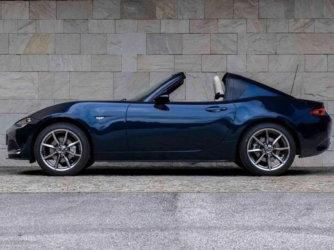 MX-5MX-5 RF G184 Skyactiv Kizuna Kizuna