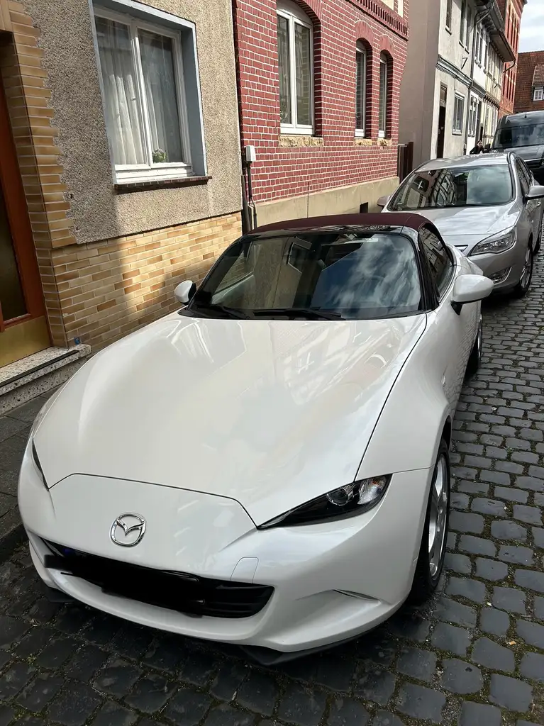 MX-5MX-5 SKYACTIV-G 131 SAKURA