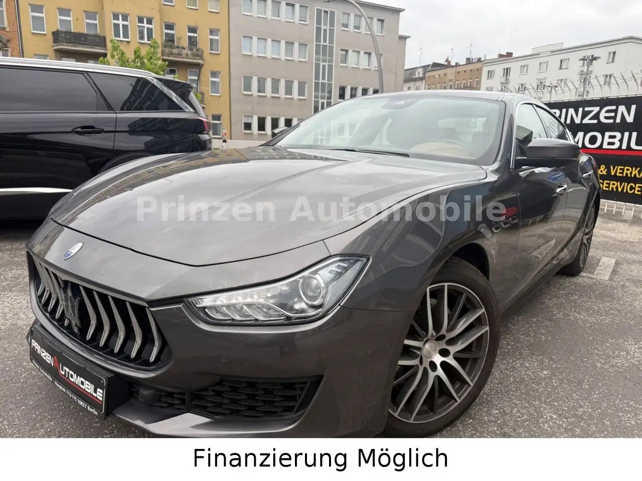 Ghibli3,0 V6*360°TOTW*SPUR*MEMO*KEYLESS*HARMAN