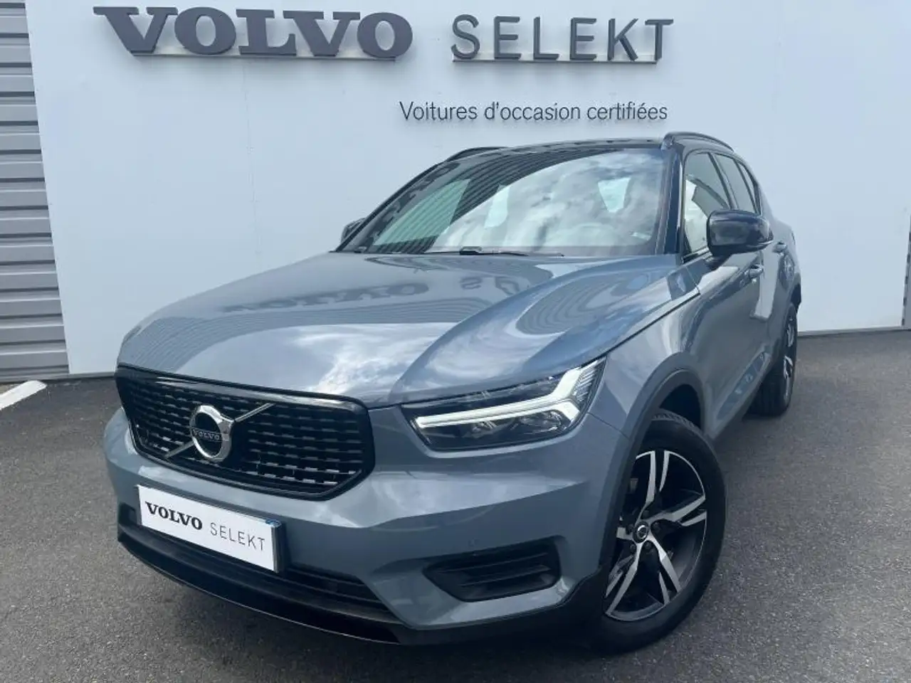 XC40T2 129ch R-Design