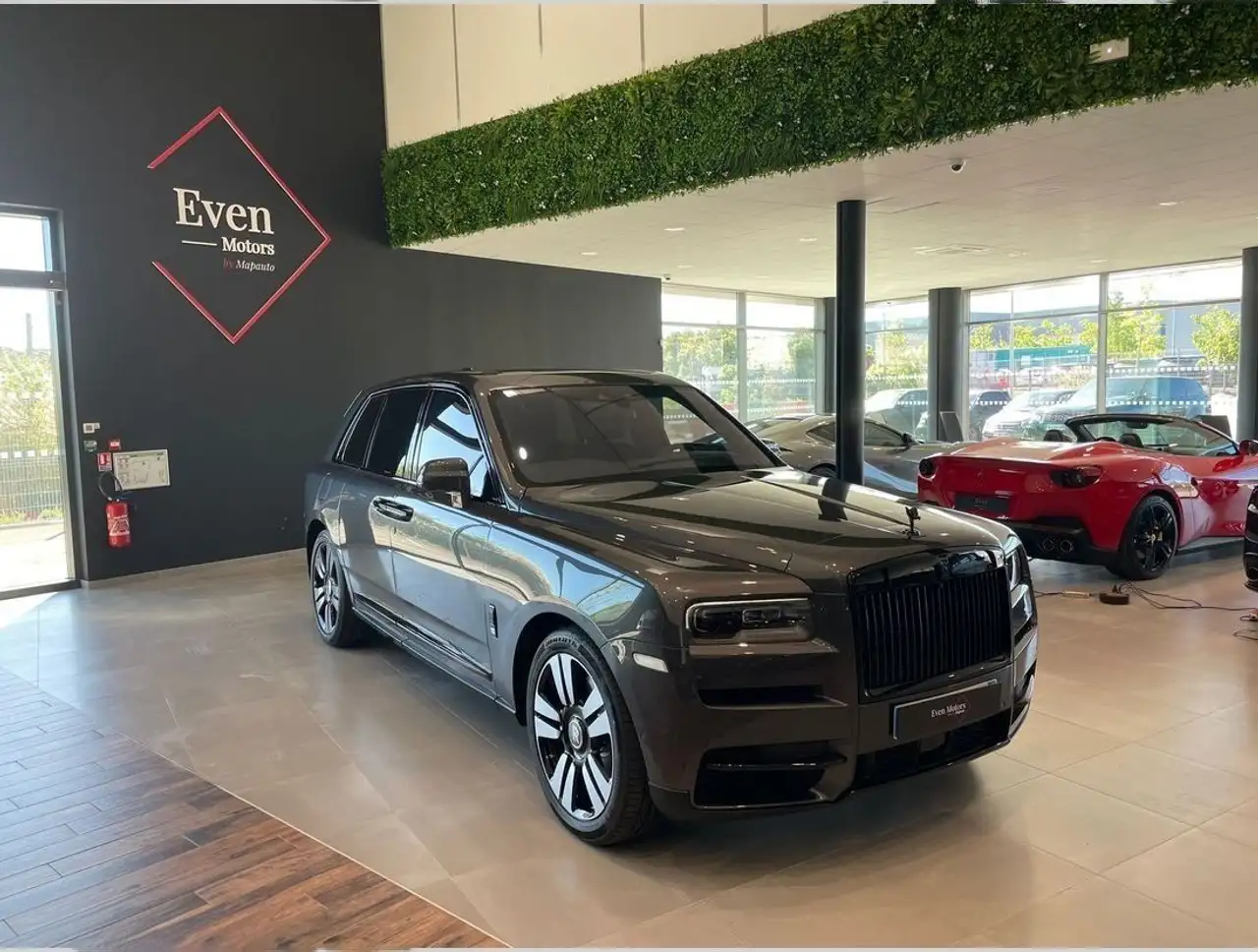 CullinanROYCE 6.8 V12 BITURBO 571