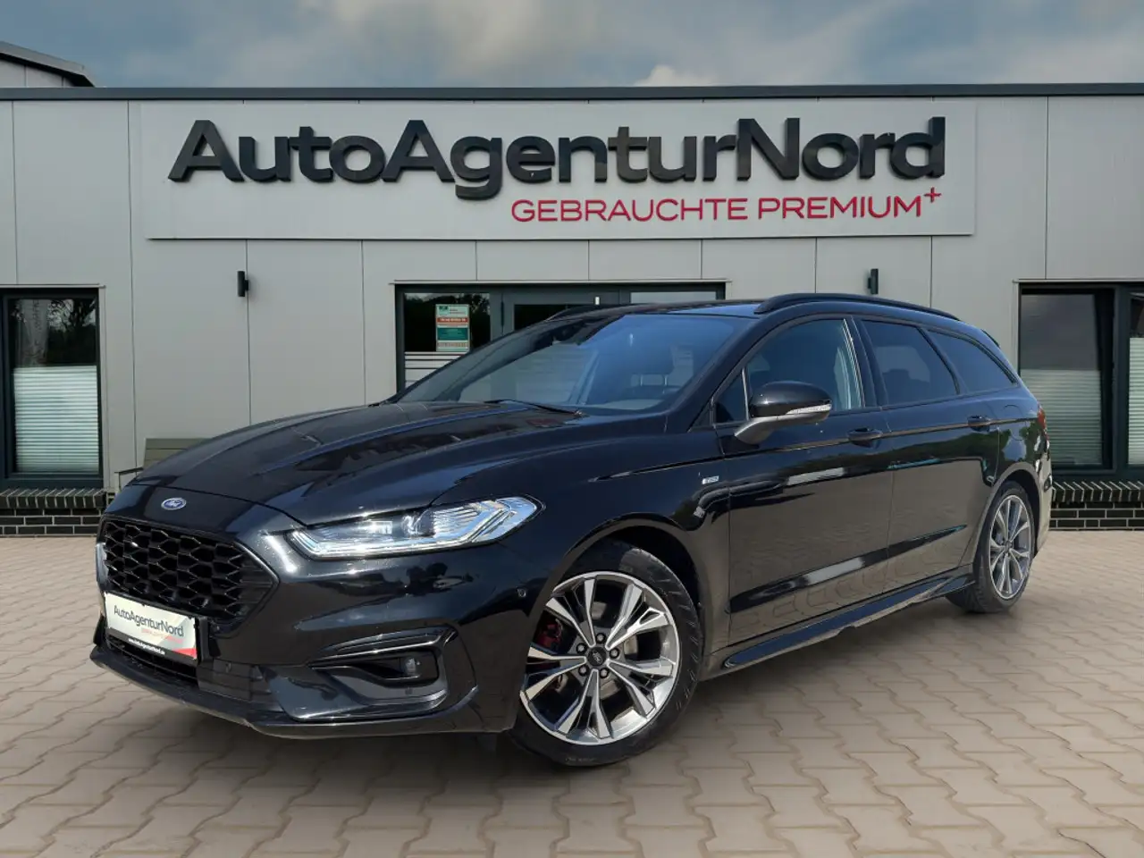MondeoST-Line LED+LANE+SIDE+KEYLESS+PDC+KAMERA