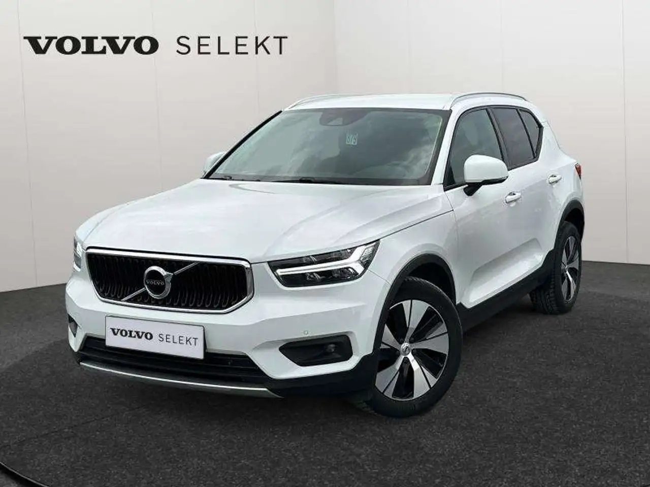 XC40T3 Momentum Pro / Essence