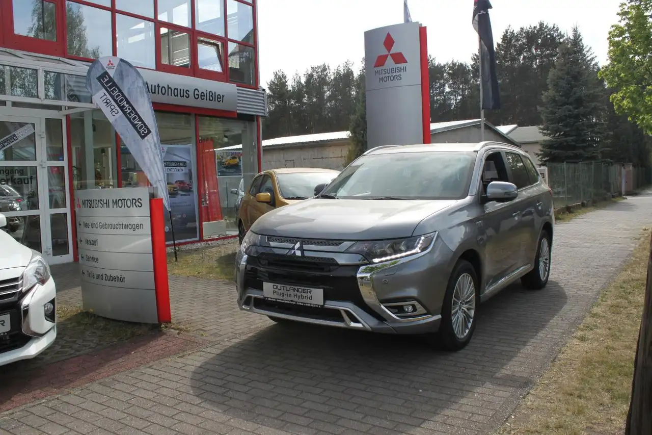 OutlanderOutlander Plug-in Hybrid PLUS Spirit 2.4