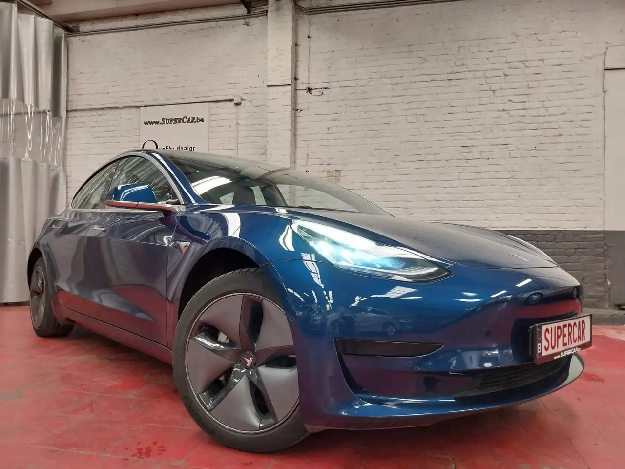 Model 3Model 3 55 kWh Standard Plus * CUIR * 447 x 60 M *