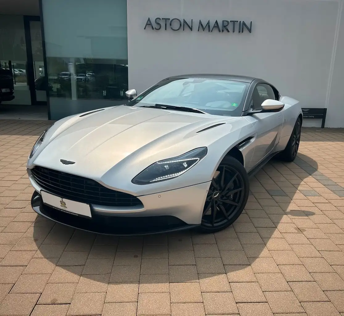 DB114.0 V8 / Lightning Silver