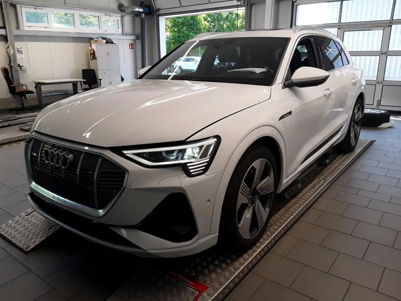 e-tron55 2x S LINE ACC/HuD/PANO/B&O/NACHT/360°
