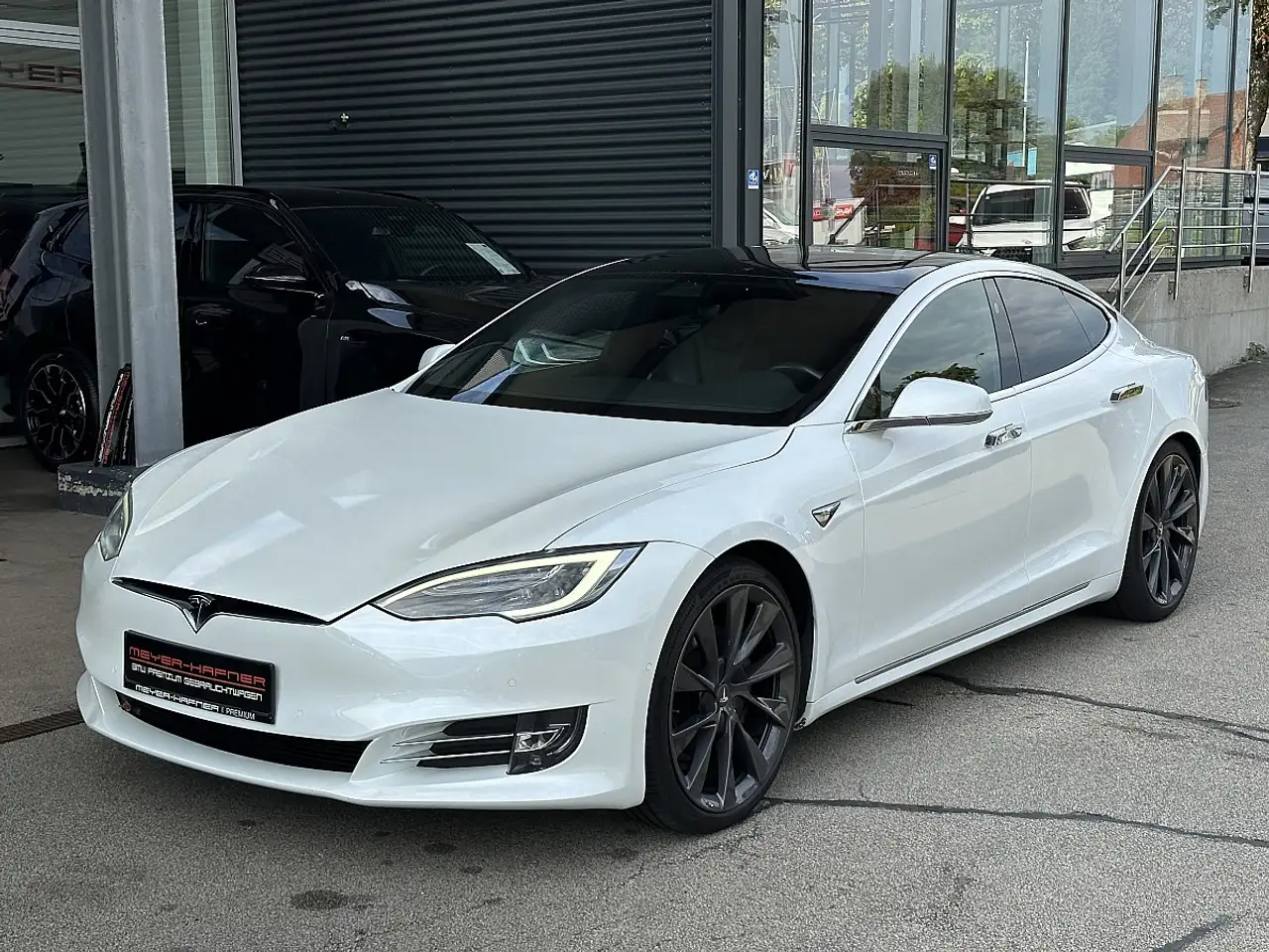 Model S75D Standard Reichweite (75kWh) Luftfederung
