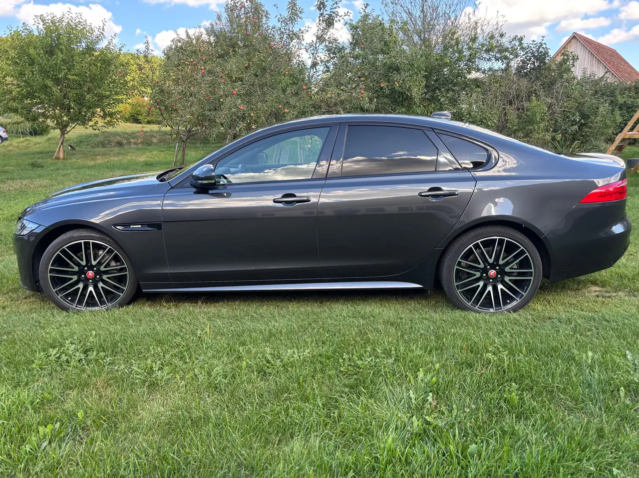 XFXF 20d AWD R-Sport Aut. R-Sport