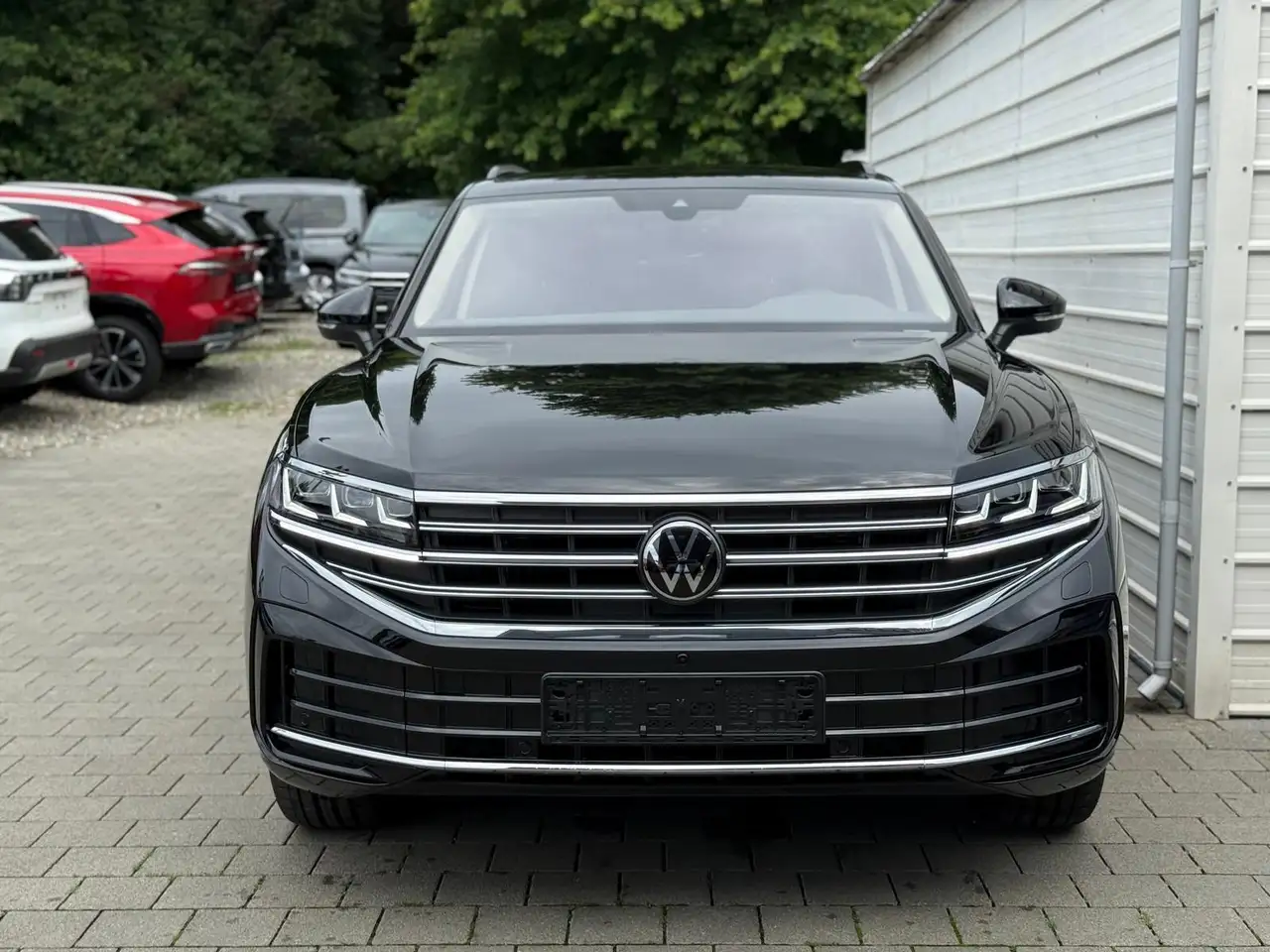 TouaregElegance 3.0 V6 TDI *360°*AHK*MATRIX 210 kW (28...