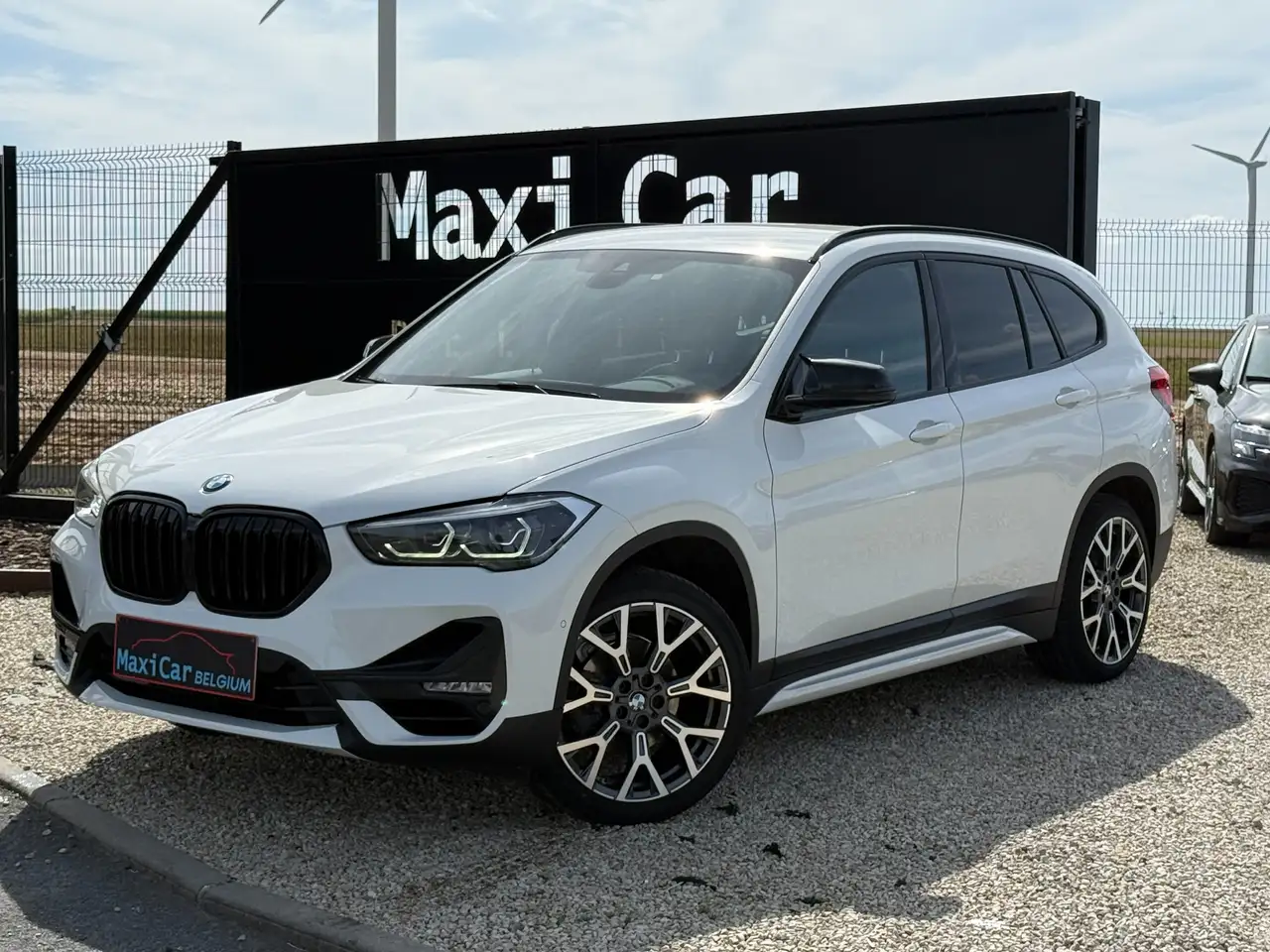 X1X1 1.5i sDrive18 / 41.000 km / Jantes Alu 19 / GPS