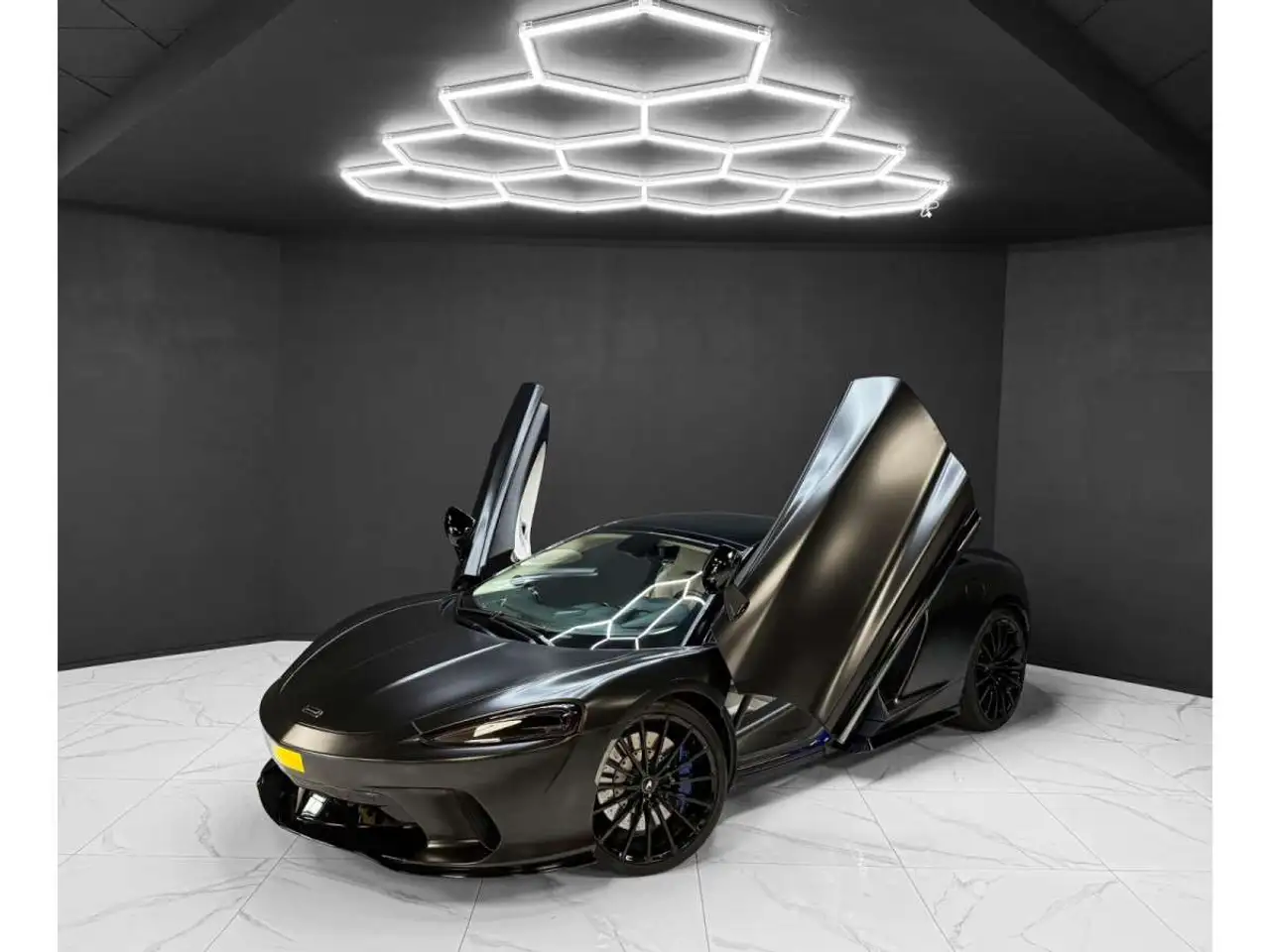 GT*1 Year McLaren Warranty * LIFT I CARBON I B\u0026W I E