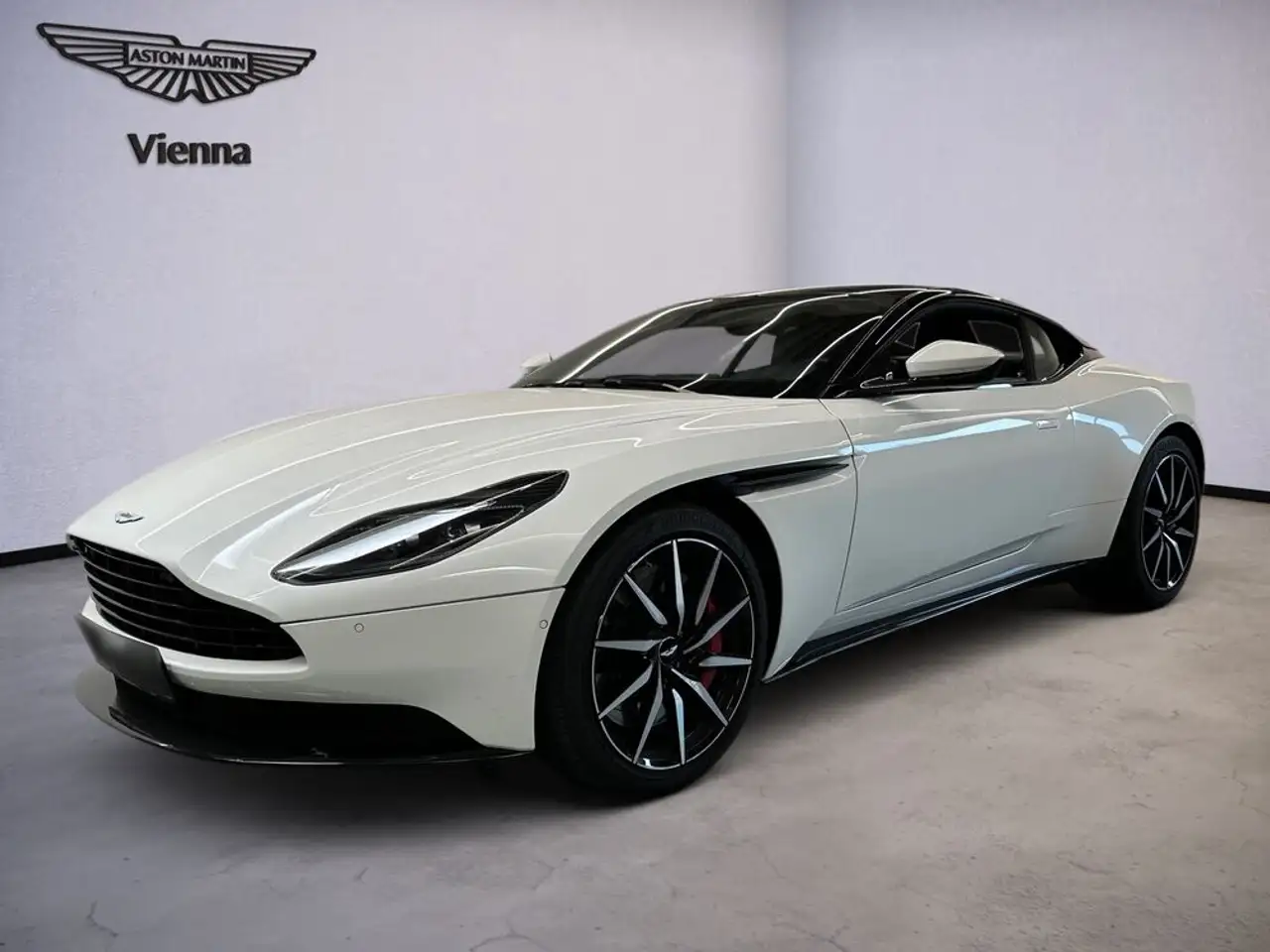 DB11Coupé | Stratus White | 1Y AM warranty