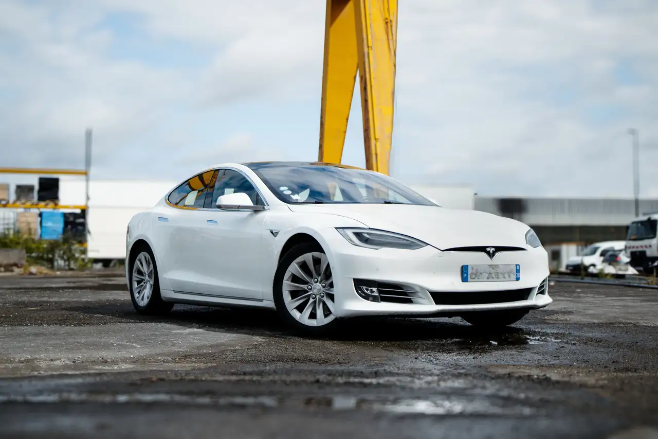 Model S100 kWh All-Wheel Drive