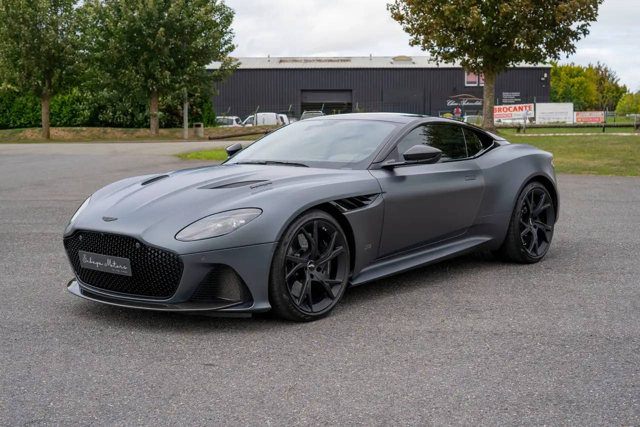 DBSSuperleggera | Q paint | Carbon |