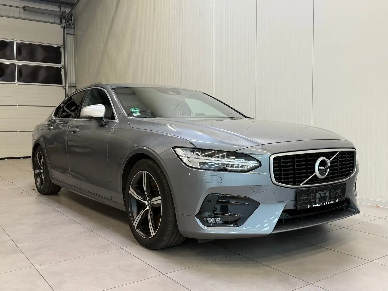 S90D5 R Design AWD / S-DACH / MOTOR UNRUHIG