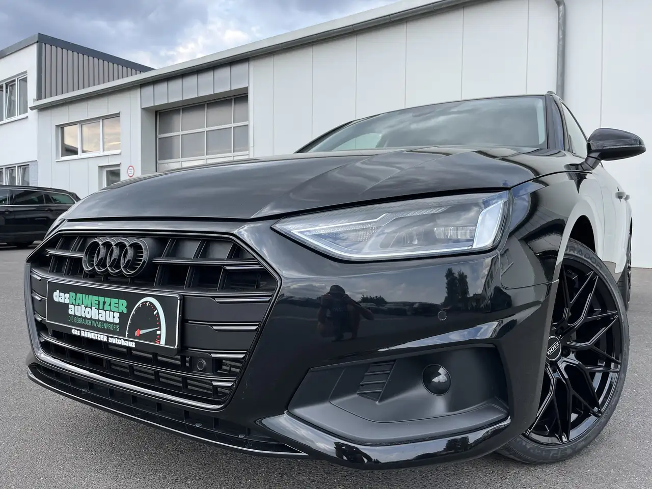 A4Avant 35 2.0 TFSI S-Line Optik Blackline 175€ m.