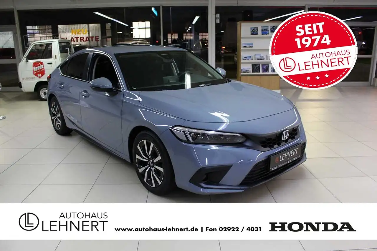 CivicHybrid Elegance