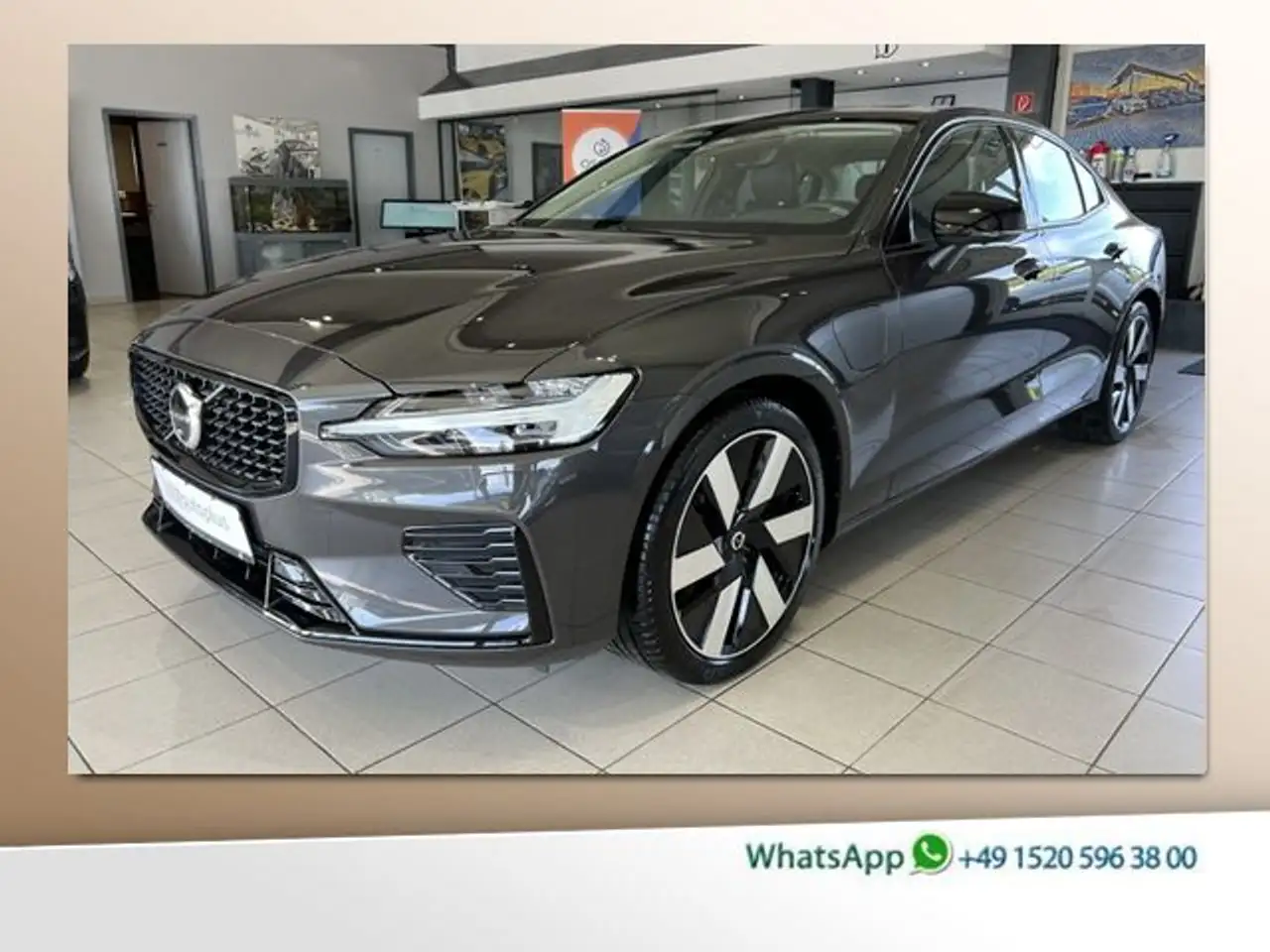 S60T8 Ultimate Dark Recharge AWD Massage B&W