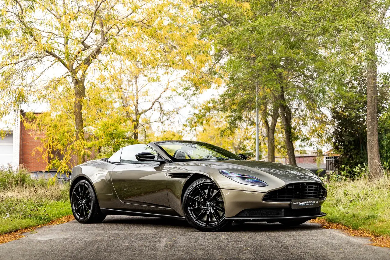 DB11V8 Volante Cabrio * B&O * 360 * Carbon * Black *