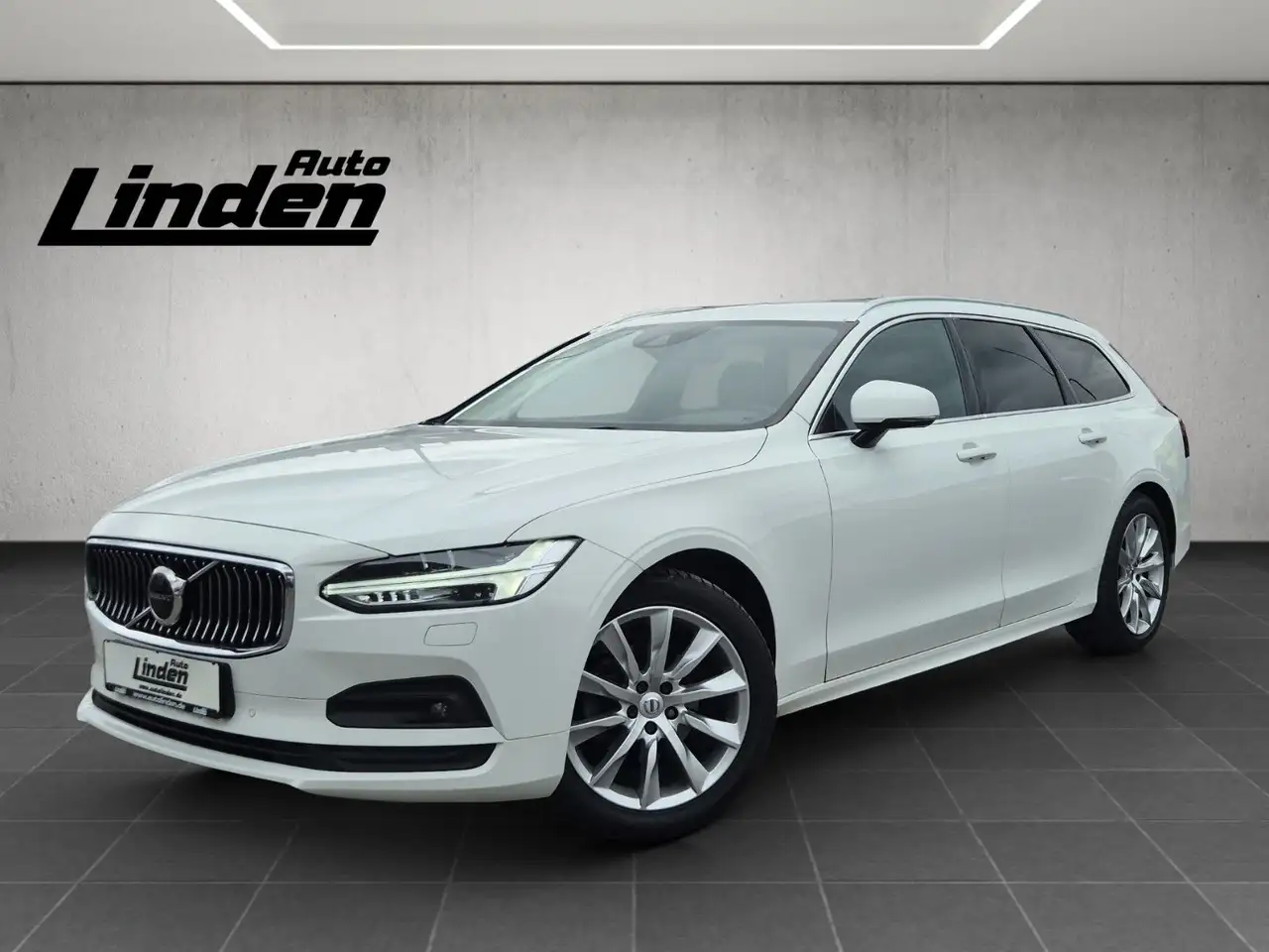 V90Momentum Pro AHK Navi Kamera Carplay LED