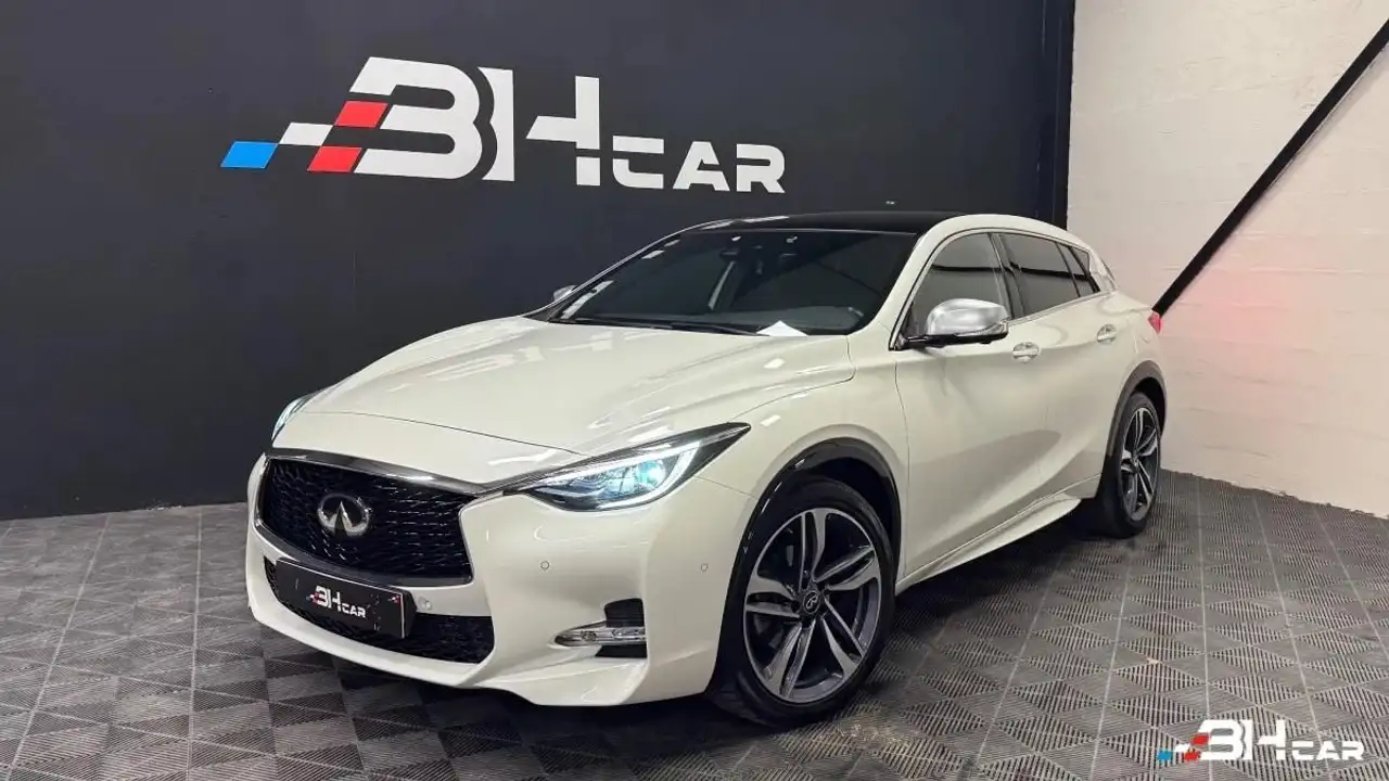 Q301.6 T 155 SPORT TECH DCT BVA / Excellent état / Toit Pano / Caméra 360 / Keyless