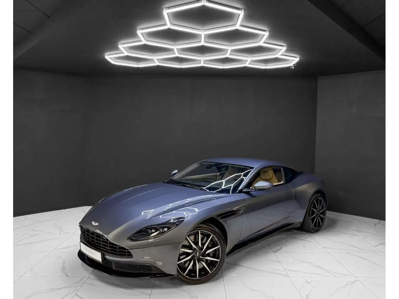 DB114.0 V8 Coupe / Concours Blue / 360 / 1st hand