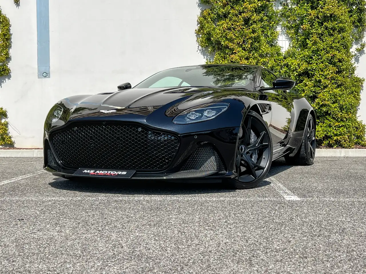 DBSSUPERLEGGERA - CARBON