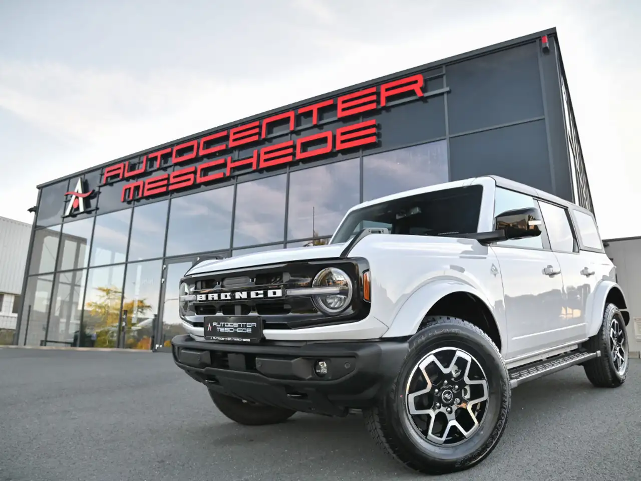 Bronco2.7 EcoBoost 4x4 Outer Banks* Vollleder*