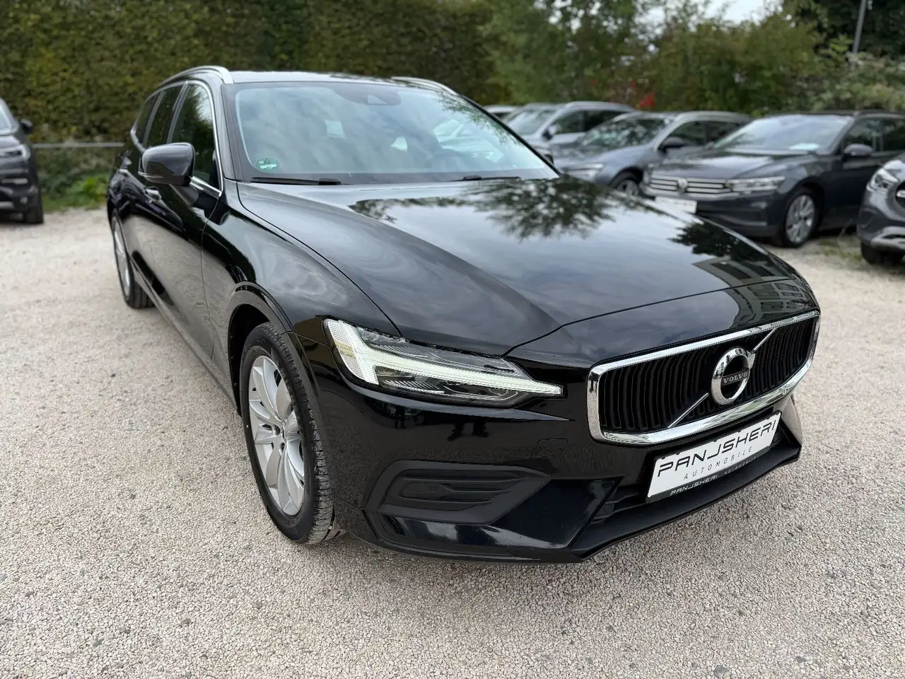 V60Kombi D3 Aut Momentum Pro Kamera LED Navi