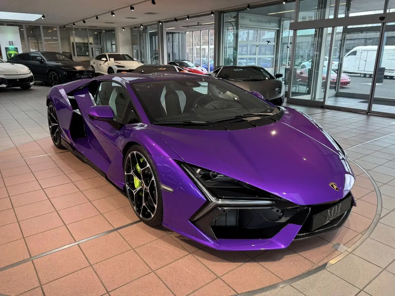 Revuelto"Carbon"