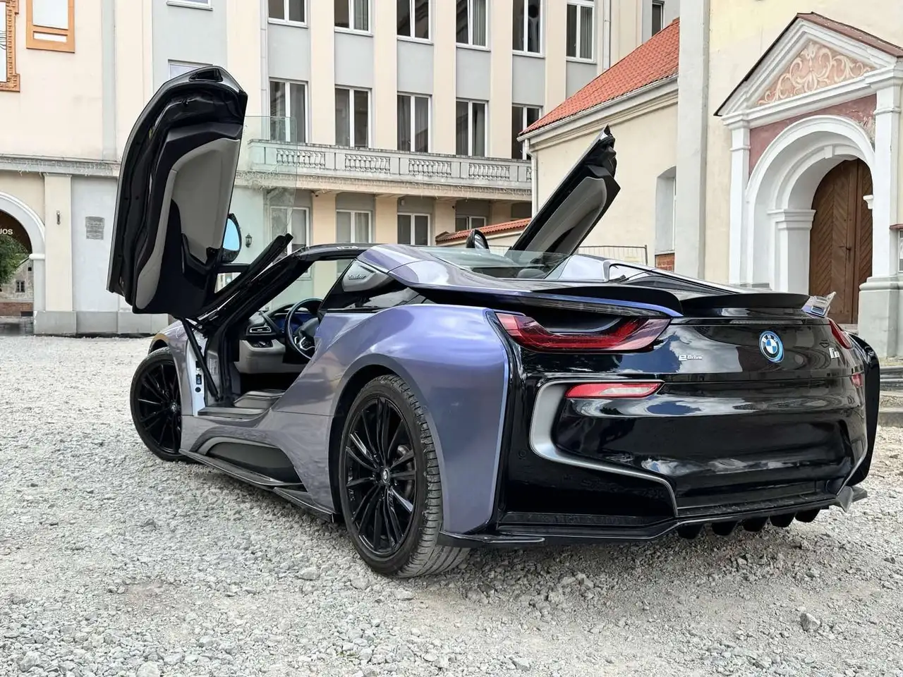 i8Roadster