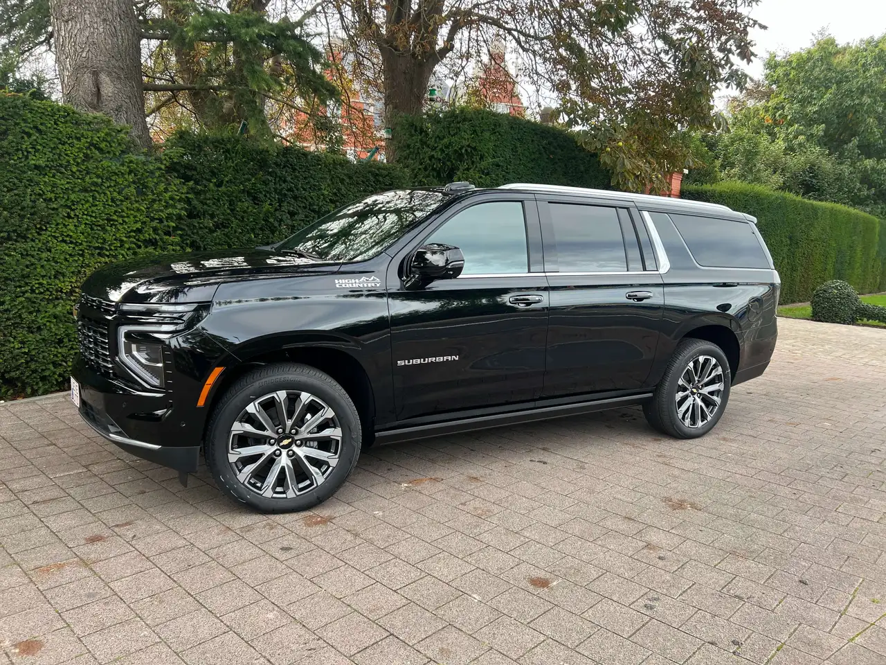 SuburbanModel 2025 HIGH COUNTRY  6.2 L - V8 €86.500,-ex