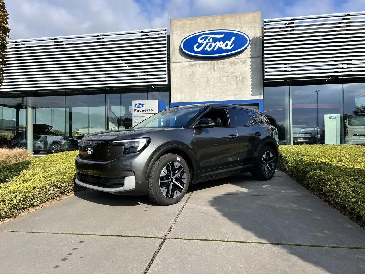 ExplorerSELECT / 77 KWH / 286 PK / STOCKACTIE!!