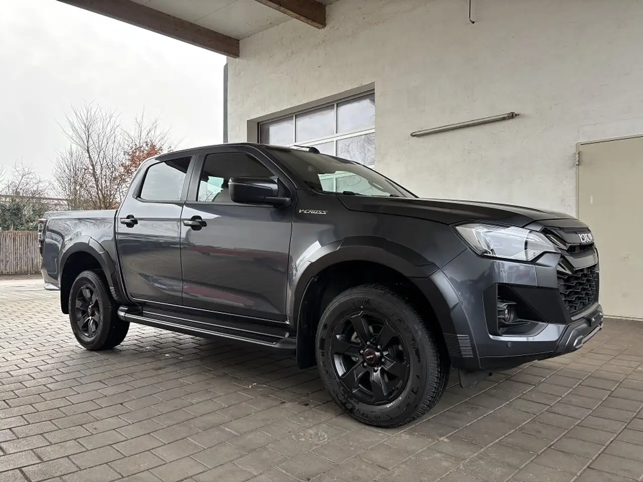 D-MaxDouble Cab 4x4 AHK V-Cross A/T