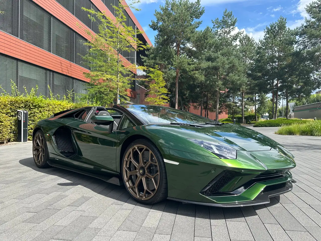 AventadorUltimae Roadster/NEUWAGEN/1 of 250/Full-Carbon