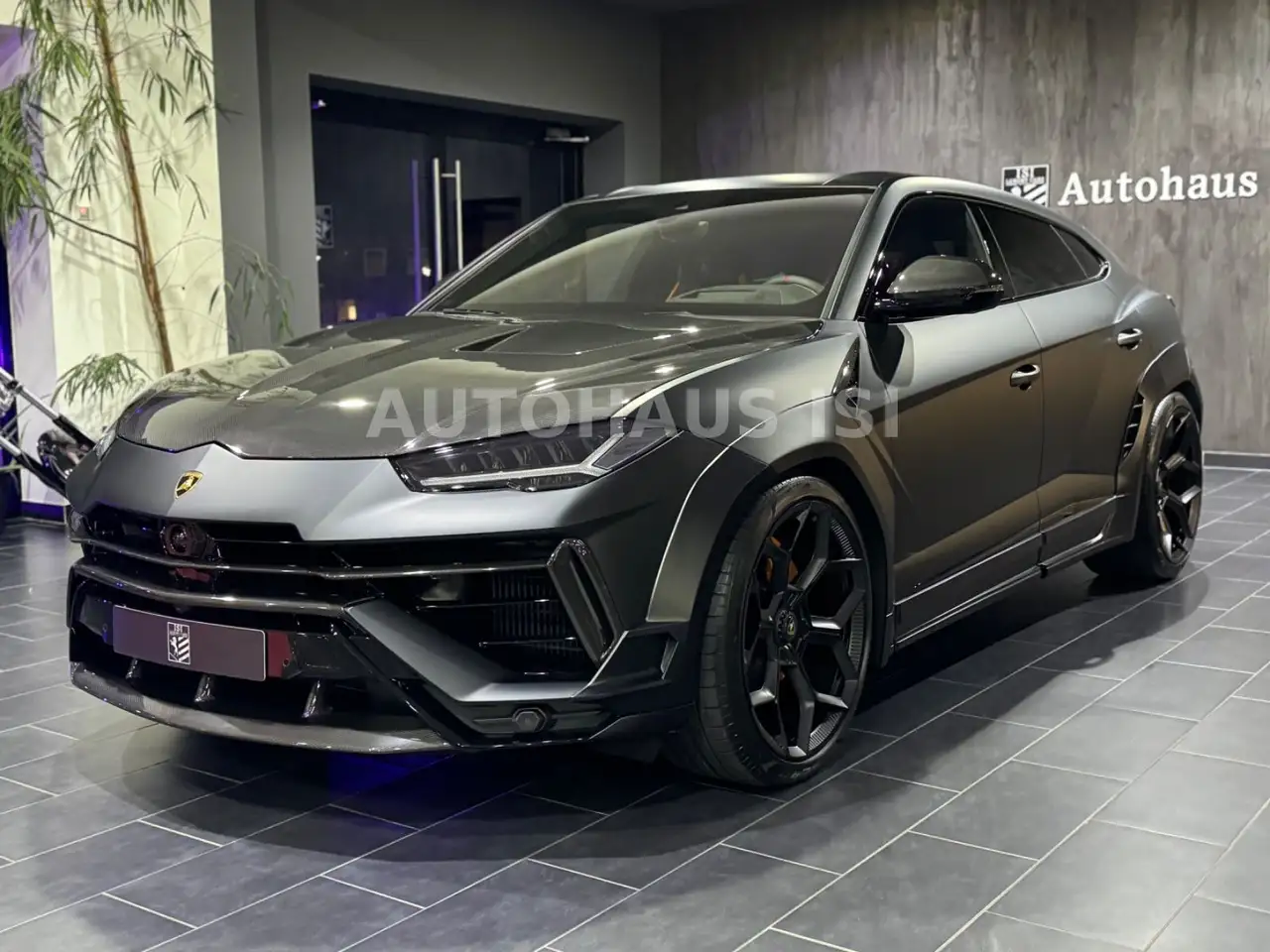 UrusS NOVITEC ESTESO WIDEBODY,NERO MATT,CARBON