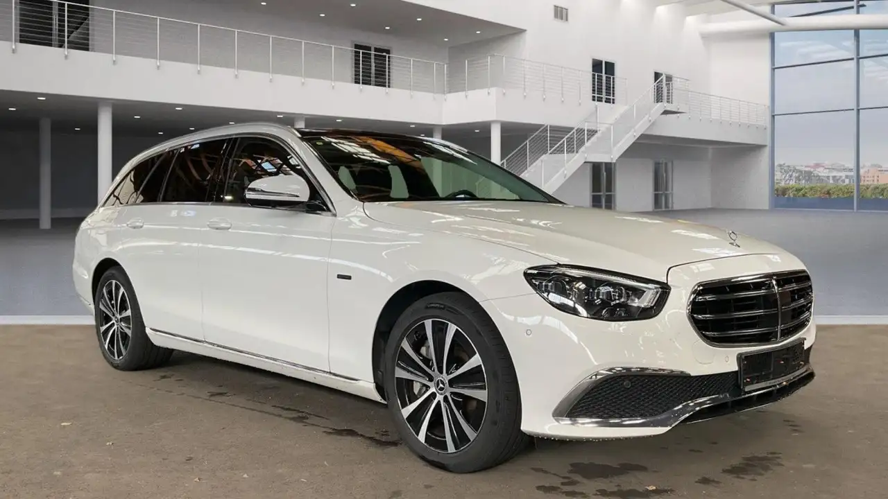 E 300de Pano*Mubeam*HUD*360*belüSitz*Memory
