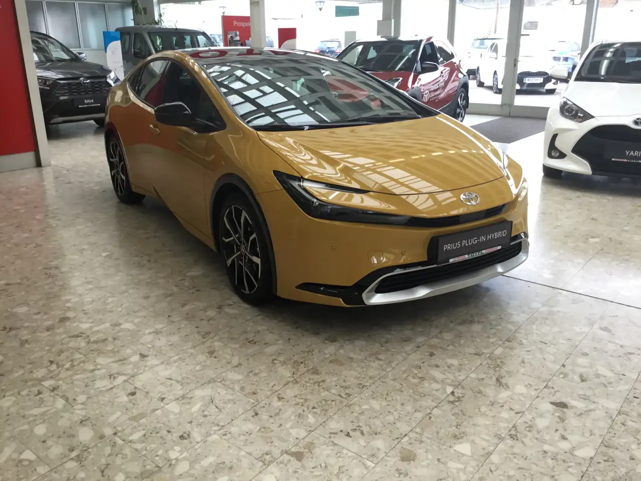 Prius2,0 HSD Plug-In, Executive