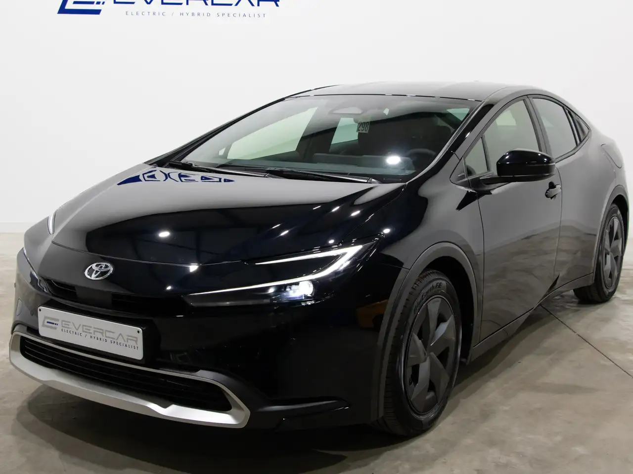 Prius2.0i PHEV Premium Plus Dynamic **NEW CAR**