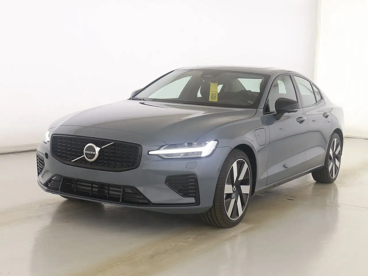 S60Plug-In-Hybrid T8 Recharge AWD Ultimate Dark